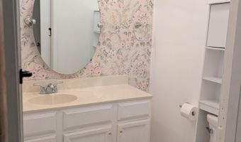 202 North Ln, Albert Lea, MN 56007