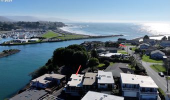 222 DEL NORTE Ln 8, Brookings, OR 97415