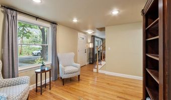 2 Doris Rd, Bedford, MA 01730