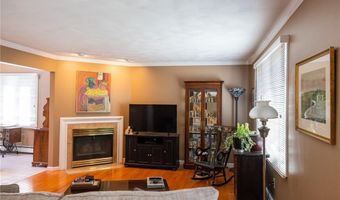 125 Main St, Lincoln, RI 02802