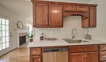 506 BERNARD COUCH Dr, Anniston, AL 36207