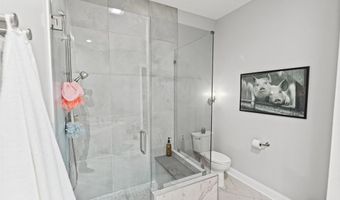 7 Alby St 2, Alton, IL 62002