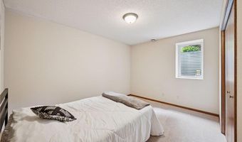 420 Pleasant Crest Cir, Annandale, MN 55302