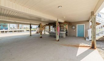 11057 Idaho St, Bay St. Louis, MS 39520