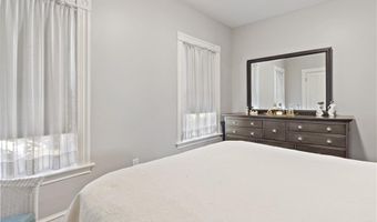 88 Burton St, Bristol, RI 02809