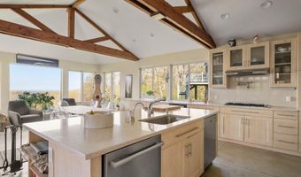 19 Locust Ln, Aquinnah, MA 02535