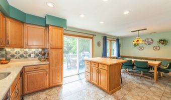 10 W Shore Dr, Alloway, NJ 07462