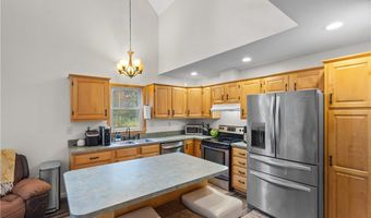 1318 Daly Rd, Ashtabula, OH 44004