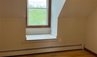 3 Buttonwood St 2, Bristol, RI 02809