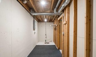 1013 10th Ave, Altoona, IA 50009