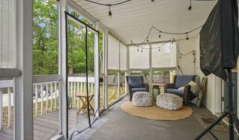 352 Leeward Ave, Beachwood, NJ 08722