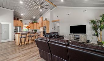 5004 Oak St, Bay St. Louis, MS 39520