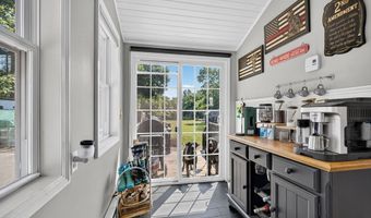 26 Algerine St, Berkley, MA 02779