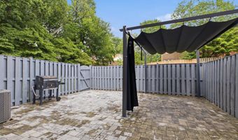 7428 FOUNTAIN HEAD Dr, Annandale, VA 22003