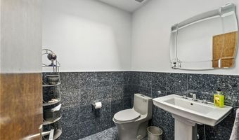 129 Valerie Ct, Cranston, RI 02921