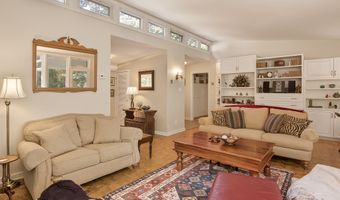 10 Steep Hollow Ln, Cos Cob, CT 06807