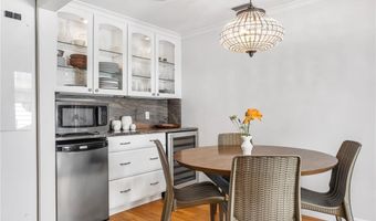 94 Greening Ln, Cranston, RI 02920