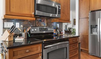 2 Dogwood Ct 2, Middlebury, CT 06762