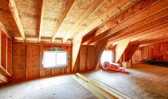 671 Essex St, Bangor, ME 04401