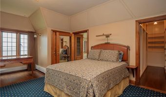 57 Ledge Rd 2, Newport, RI 02840