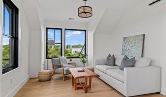 150 Alfred Drowne Rd, Barrington, RI 02806