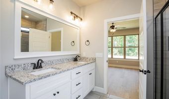 1 Nairn Ln, Bella Vista, AR 72715