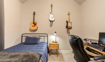 135 Calvin Dr, Wolfforth, TX 79382
