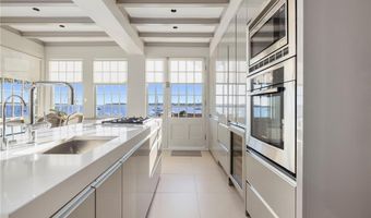221 Hope St 2, Bristol, RI 02809