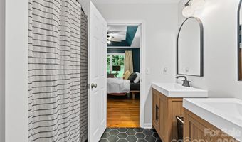 102 Iris St, Asheville, NC 28803