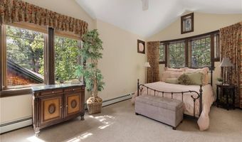 17 Pojac Point Rd, North Kingstown, RI 02852