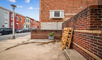 901 W BARRE St, Baltimore, MD 21230