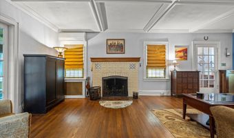 42 Robbins Ave, Amityville, NY 11701