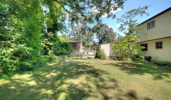 2 CLARK Dr, Barrington, NJ 08007