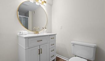 2208 Applewood Ct, Ann Arbor, MI 48103