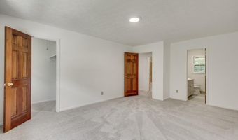 1534 Country Squire Ct, Decatur, GA 30033
