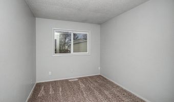 703 Meadow Pl, Ames, IA 50010
