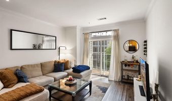 2465 ARMY NAVY Dr 204, Arlington, VA 22206