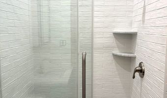 263 W 2nd St 1, Boston, MA 02127