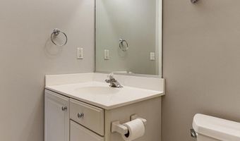 953 HARRISON Cir, Alexandria, VA 22304