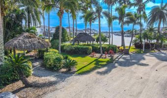 998 SIGNET Dr, Apollo Beach, FL 33572