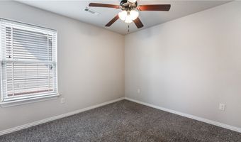 105 NE Larkspur Ln, Bentonville, AR 72712