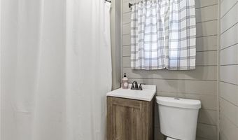 13901 Leavenworth Rd, Basehor, KS 66007