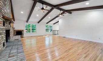 251 S Taxiway Dr, Albany, KY 42602