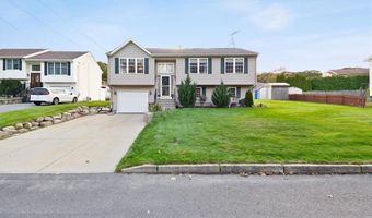 80 TOMAHAWK Trl, Cranston, RI 02921