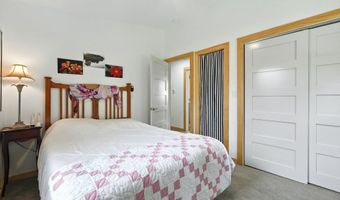 5360 S Highpoint Dr, Albion, IN 46701