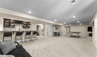 327 Crest Ln, Adams Twp., PA 16046