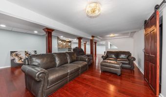 2086 Valleyview Dr, Ann Arbor, MI 48105