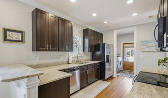 318 Cockle Ln, Beaufort, SC 29906
