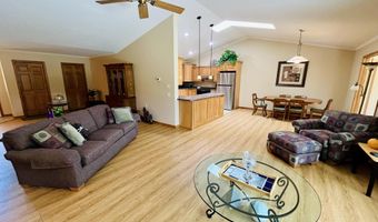1024 Birchwood Ln, Aberdeen, SD 57401