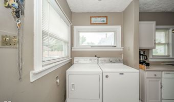 826 E 31st St, Anderson, IN 46016